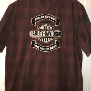 Men’s Large HD button down collared shirt